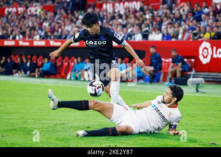 Sevilla, Spanien. Kredit: D. 9. Nov, 2022. Takefusa Kubo (Sociedad) Fußball: Spanisches Spiel „La Liga Santander“ zwischen dem FC Sevilla 1-2 Real Sociedad bei Ramon Sanchez Pizjuan in Sevilla, Spanien. Quelle: D .Nakashima/AFLO/Alamy Live News Stockfoto