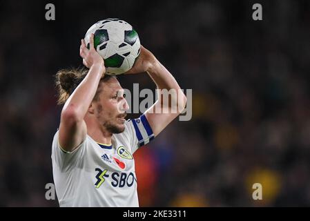 Wolverhampton, Großbritannien. 09.. November 2022. Luke Ayling #2 von Leeds United während des Carabao Cup Spiels Wolverhampton Wanderers gegen Leeds United in Molineux, Wolverhampton, Großbritannien, 9.. November 2022 (Foto von Mike Jones/Nachrichtenbilder) in Wolverhampton, Großbritannien am 11/9/2022. (Foto von Mike Jones/News Images/Sipa USA) Quelle: SIPA USA/Alamy Live News Stockfoto