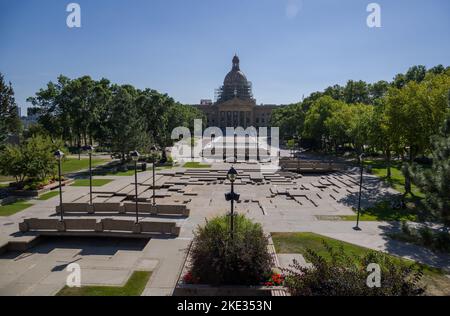 Alberta Legislature Building in Edmonton, Kanada. Der Treffpunkt des Exekutivrats und der Legislativversammlung. Sommersonntag. Stockfoto