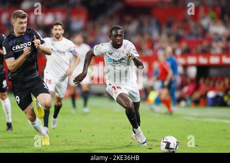 Sevilla, Spanien. 9.. November 2022. Tanguy Nianzou (Sevilla) Fußball: Spanisches Spiel 'La Liga Santander' zwischen dem FC Sevilla 1-2 Real Sociedad im Estadio Ramon Sanchez-Pizjuan in Sevilla, Spanien. Quelle: Mutsu Kawamori/AFLO/Alamy Live News Stockfoto