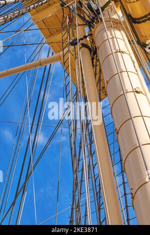 Das historische Segelboot Fregatten Jylland - nationaler Schatz. Detail des alten dänischen Schiffes Fregatten Jylland, nationaler Schatz und Tourist Stockfoto