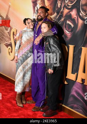 Los Angeles, California, USA 9. Novmeber 2022 Lola Iolani Momoa, Schauspieler Jason Momoa und Nakoa Wolf Momoa besuchen am 9. November 2022 die Los Angeles Premiere von „Slumberland“ in AMC Century City in Los Angeles, Kalifornien, USA. Phtoo von Barry King/Alamy Live News Stockfoto