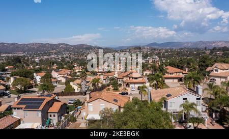 Nachmittagsansicht eines Vorstadtviertels in San Marcos, Kalifornien, USA. Stockfoto