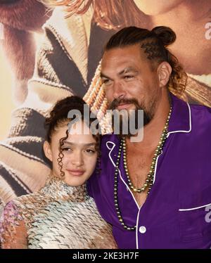 Lola Iolani Momoa und Jason Momoa kommen bei der „Slumberland“-Premiere in Los Angeles an, die am 9. November 2022 im AMC Century City in Century City, CA, stattfand. © Janet Gough / AFF-USA.COM Stockfoto