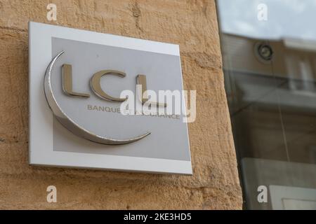 Bordeaux , Aquitaine Frankreich - 04 10 2022 : LCL banque Logo Zeichen und Markentext französisch Bank Signage Agentur Büro Wand Fassade Stockfoto