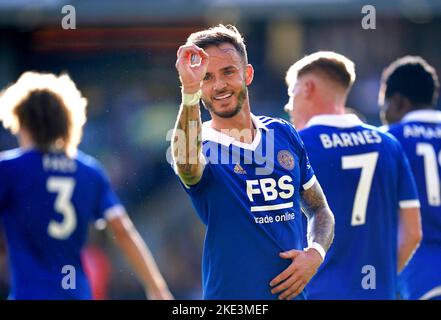 Aktenfoto vom 23-10-2022 von James Maddison, Leicester City. Englands 26-köpfiger WM-Kader wird später am Donnerstag bekannt gegeben, als Gareth Southgate verrät, wer den Cut geschafft hat, nachdem er über die Form und die Fitness seiner wichtigsten Spieler auf dem Weg nach Katar nachgedacht hatte. James Maddisons gute Form in Leicester hat dazu geführt, dass zum ersten Mal seit dem Gewinn seiner einsamen Mütze im Jahr 2019 nach dem angreifenden Mittelfeldspieler getrampelt wurde, während Stürmer Callum Wilson Newcastle ins Auge stachelt hat. Ausgabedatum: Donnerstag, 10. November 2022. Stockfoto