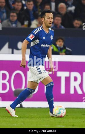 Gelsenkirchen, Deutschland. 9.. November 2022. Maya Yoshida (Shalke) Fußball/Fußball : Bundesliga-Spiel zwischen FC Schalke 04 gegen 1. FSV Mainz 05 in der VELTINS-Arena in Gelsenkirchen. Kredit: Itaru Chiba/AFLO/Alamy Live Nachrichten Stockfoto