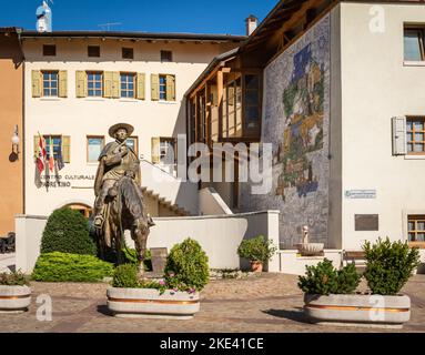 Reiterstatue aus Bronze von Eusebio Chini (Phater Kino) - 1645-1711. Segno,Predaia, Val di Non, Provinz Trient,Trentino-Südtirol - Italien - septembe Stockfoto