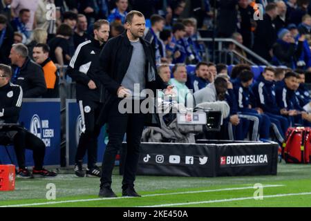 Trainer Bo SVENSSON (MZ) gibt Unterricht, Anleitung, Fußball 1. Bundesliga, 14. Spieltag, FC Schalke 04 (GE) - 1.FSV FSV FSV Mainz 05 (MZ) 1: 0, am 9.. November 2022 in Gelsenkirchen/Deutschland. Stockfoto