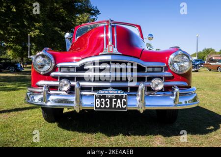 1948 Pontiac Torpedo ‘833 FAC’ auf der American Auto Club Rally of the Giants, die am 10.. Juli 2022 im Blenheim Palace stattfand Stockfoto