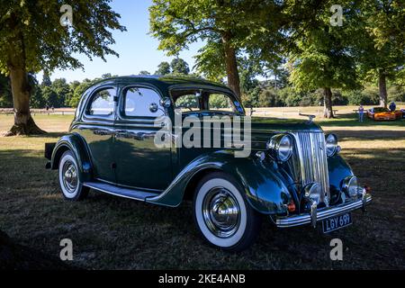 1950 Ford V8 Pilot ‘LGH 699’ auf der American Auto Club Rally of the Giants, die am 10.. Juli 2022 im Blenheim Palace stattfand Stockfoto