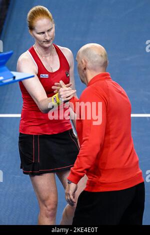 Glasgow, Schottland,10. November 2022. Die Belgierin Alison Van Uytvanck sieht nach einem Tennisspiel zwischen dem Belgier van Uytvanck und dem Australier Sanders, einem Match zwischen Belgien und Australien, in der Gruppenphase des Billie Jean King Cup Finals Tennis in Glasgow, Schottland, am Donnerstag, den 10. November 2022, niedergeschlagen aus. Der internationale Mannschaftswettbewerb der Frauen findet vom 8. Bis 13. November 2022 statt. BELGA FOTO LAURIE DIEFFEMBACQ Stockfoto