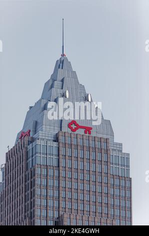 Der Key Tower wurde bei der Eröffnung im Jahr 1991 zum höchsten Gebäude von Cleveland, zusammen mit dem angrenzenden Marriott Hotel. Stockfoto