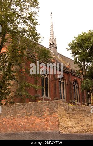 Chapel, Highgate School (1565), Highgate, London, Großbritannien. Highgate, einer der teuersten Vororte Londons, war bis spät in die Nacht ein Dorf außerhalb Londons Stockfoto