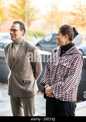 Prinz Daniel und Kronprinzessin Victoria besuchen das Schwedische Institut für Internationale Angelegenheiten in Stockholm, Schweden, 10. November 2022. Foto: Pontus Stockfoto