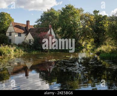 Willy Lott's Cottage by the Millstream, River Stour, Flatford, Suffolk, England, UK Stockfoto