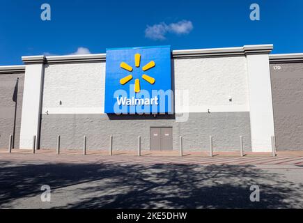 Walmart Superstore Gulf Shores Alabama Firmenlogo Auf Der Außenseite Des Geschäfts Stockfoto