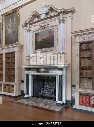 England, Oxfordshire, Woodstock, Blenheim Palace, die Long Library, die ursprünglich eine Bildergalerie war. Stockfoto