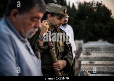 Jerusalem, Israel. 10.. November 2022. Ultraorthodoxe rechte Aktivisten nehmen an einer Gedenkfeier für den verstorbenen umstrittenen Rabbiner Meir Kahane Teil. Meir Kahane war ein israelisch-amerikanischer Rabbiner, der am 05. November 1990 im New York Marriott East Side Hotel in Manhattan vom in Ägypten geborenen Amerikaner El Sayyid Nosair ermordet wurde. Quelle: Ilia Yefimovich/dpa/Alamy Live News Stockfoto