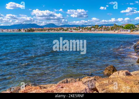 Küste von Cambrils Spanien Costa Dorada Katalonien Provinz Tarragona einer der schönen Strände an der Goldenen Küste Stockfoto