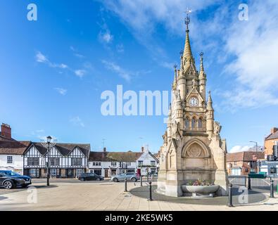 Der Shakespeare Memorial Fountain oder American Fountain in Stratford upon Avon, Warwickshire, Großbritannien, am 8. November 2022 Stockfoto