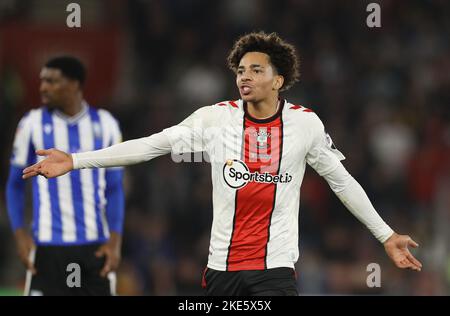 Southampton, England, 9.. November 2022. Samuel Edozie aus Southampton während des Carabao Cup-Spiels im St. Mary's Stadium, Southampton. Bildnachweis sollte lauten: Paul Terry / Sportimage Stockfoto