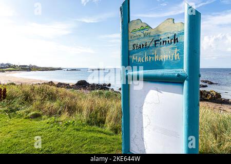 Start- und Zielschild für den Kintyre Way auf der Kintyre Peninsula in Machrihanish, Argyll & Bute, Schottland, Großbritannien Stockfoto