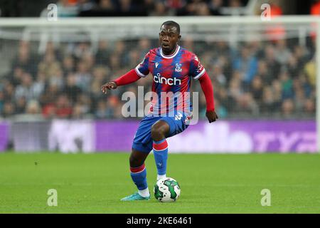 Tyrick Mitchell aus dem Crystal Palace während des Carabao Cup Third Round-Spiels zwischen Newcastle United und Crystal Palace im St. James's Park, Newcastle upon Tyne am Mittwoch, den 9.. November 2022. (Kredit: Mark Fletcher | MI News) Kredit: MI Nachrichten & Sport /Alamy Live News Stockfoto