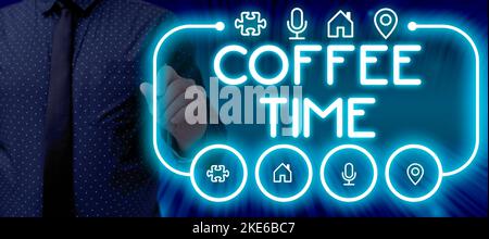 Inspiration zeigt Zeichen Coffee Time. Wort für einen ausgewählten Zeitraum, in dem eine Tasse Kaffee serviert und getrunken wird Stockfoto