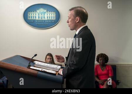 Washington, Usa. 10.. November 2022. Jake Sullivan, nationaler Sicherheitsberater des Weißen Hauses, spricht während einer Pressekonferenz im Weißen Haus in Washington, DC, am Donnerstag, dem 10. November 2022. Foto von Ken Cedeno/UPI Credit: UPI/Alamy Live News Stockfoto