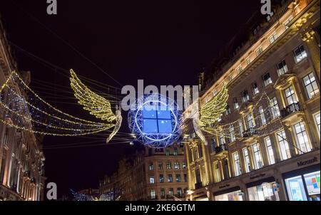 London, Großbritannien. 10.. November 2022. Weihnachtsbeleuchtung in der Regent Street. Kredit: Vuk Valcic/Alamy Live Nachrichten Stockfoto