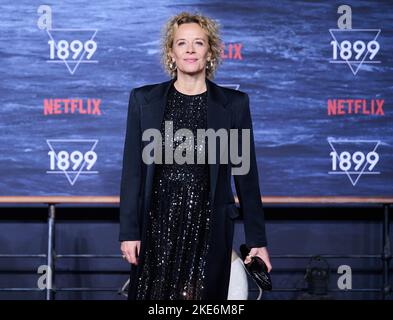 Berlin, Deutschland. 10.. November 2022. Katja Riemann kommt zur Premiere der Netflix-Serie 1899 im Funkhaus Berlin. Quelle: Annette Riedl/dpa/Alamy Live News Stockfoto