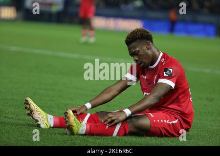 Beveren, Belgien, 10. November 2022, der Antwerpener Christopher Scott wird bei einem Fußballspiel zwischen SK Beveren (1B) und dem Royal Antwerp FC am Donnerstag, dem 10. November 2022 in Beveren, im Finale des belgischen Pokals 1/16, verletzt. BELGA FOTO DAVID PINTENS Stockfoto