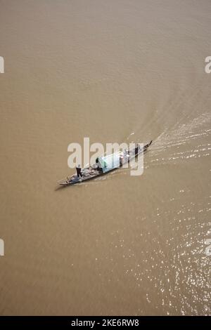 Langboot auf dem Tonle SAP River in Phnom Penh Kambodscha Stockfoto