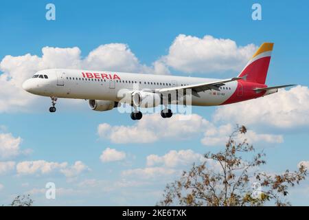 Fiumicino (Italien), 10.. November 2022. Airbus A321 Iberia .Aircraft zum Flughafen Fiumicino. Fiumicino (Italien), 10.. November 2022. Kredit: Massimo Insabato/Alamy Live Nachrichten Stockfoto