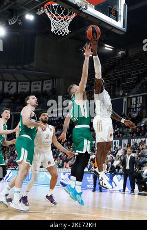 Villeurbanne, Frankreich - 10/11/2022, Jonah MATHEWS aus Lyon und Ignas BRAZDEIKIS aus Zalgiris Kaunas während des Euroleague-Basketballspiels von Turkish Airlines zwischen LDLC ASVEL Villeurbanne und Zalgiris Kaunas am 10. November 2022 in Astroballe in Villeurbanne, Frankreich - Foto Romain Biard / Isports / DPPI Stockfoto