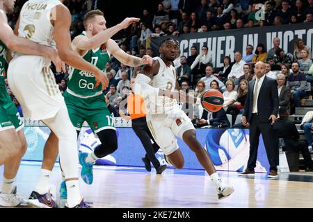 Villeurbanne, Frankreich - 10/11/2022, Jonah MATHEWS aus Lyon und Ignas BRAZDEIKIS aus Zalgiris Kaunas während des Euroleague-Basketballspiels von Turkish Airlines zwischen LDLC ASVEL Villeurbanne und Zalgiris Kaunas am 10. November 2022 in Astroballe in Villeurbanne, Frankreich - Foto Romain Biard / Isports / DPPI Stockfoto