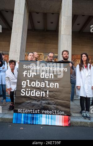 Berlin, Deutschland - 17 2022. Oktober: Protest der Rebellionsgruppe der Wissenschaftler vor dem Finanzminister Stockfoto