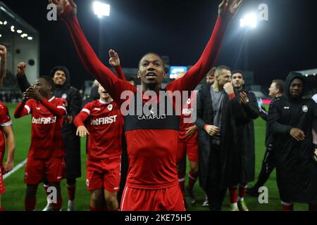 Beveren, Belgien, 10. November 2022, Antwerpens Spieler feiern am Donnerstag, dem 10. November 2022, im Finale des belgischen Pokals 1/16, ein Fußballspiel zwischen SK Beveren (1B) und dem Royal Antwerp FC in Beveren. BELGA FOTO DAVID PINTENS Stockfoto