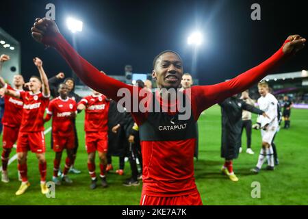 Beveren, Belgien, 10. November 2022, Antwerpens Spieler feiern am Donnerstag, dem 10. November 2022, im Finale des belgischen Pokals 1/16, ein Fußballspiel zwischen SK Beveren (1B) und dem Royal Antwerp FC in Beveren. BELGA FOTO DAVID PINTENS Stockfoto