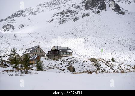 Die Friedrichshafener Hütte (2.138 Meter) liegt im Verwallgebirge, Tirol, Österreich Stockfoto