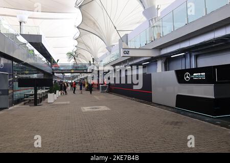 São PAULO, SP - 10.11.2022: 2022 SAO PAULO FORMEL 1 GRAND PRIX - Blick auf den Padock während des São Paulo Formel 1 Grand Prix 2022 auf dem Interlagos Circuit in São Paulo, SP. (Foto: Cristiano Andujar/Fotoarena) Stockfoto