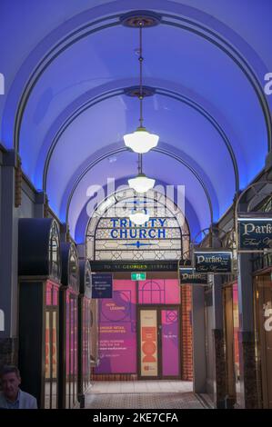 Trinity Arcade in der Hay Street Mall, im zentralen Geschäftsbezirk von Perth, Westaustralien Stockfoto