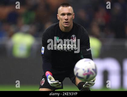 Mailand, Italien, 9.. November 2022. Lukasz Skorupski von Bologna FC während der Serie A Spiel bei Giuseppe Meazza, Mailand. Bildnachweis sollte lauten: Jonathan Moscrop / Sportimage Stockfoto