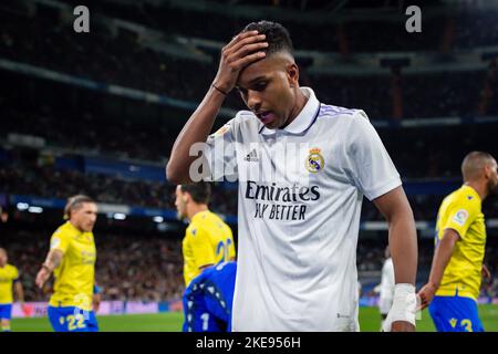 Madrid, Madrid, Spanien. 10.. November 2022. Rodrygo (Real Madrid) in Aktion während des Fußballspiels zwischen Real Madrid und Cadiz gefeiert in Madrid, Spanien im Bernabeu Stadion am Donnerstag, 10. November 2022 gültig für den Spieltag 14 der ersten Liga der spanischen Männer Fußball Liga namens La Liga (Bildquelle: © Alberto Gardin/ZUMA Press Wire) Stockfoto