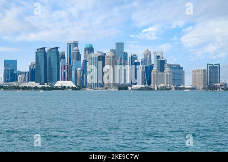 Wunderschöne Skyline von Doha in Tageszeit Stockfoto