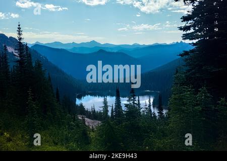 Unberührter See in den North Cascades, Pacific Crest Trail, Washington, USA Stockfoto