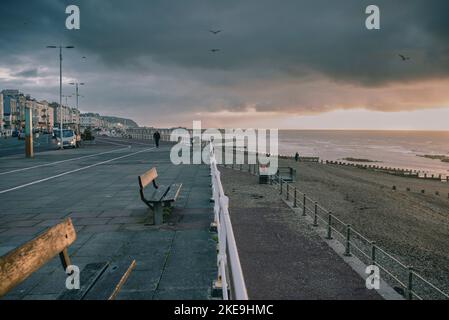 Hastings, Großbritannien 11.. November 2022, Küste, Winter am Strand Stockfoto