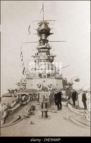 Ein Bild aus dem Jahr 1930 eines Dienstes, der auf dem Deck der HMS HOOD (Wimpelnummer 51), einem Schlachtkreuzer der britischen Royal Navy während des Zweiten Weltkriegs, stattfindet Stockfoto