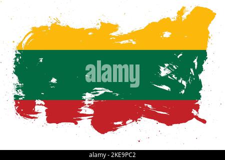 Litauen-Flagge mit gemaltem Grunge-Pinselstrich-Effekt auf weißem Hintergrund Stockfoto